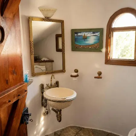 Сasa de vacaciones Livadostra Stonetower - Private Pool Retreat