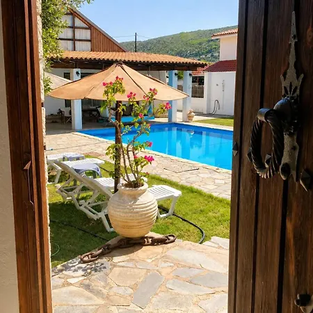Livadostra Stonetower - Private Pool Retreat Paralia Livadostratas